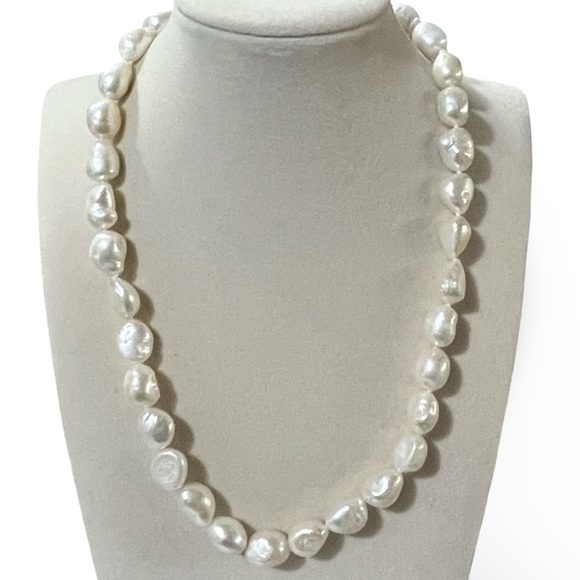 Jewelry - Baroque Pearl Necklace